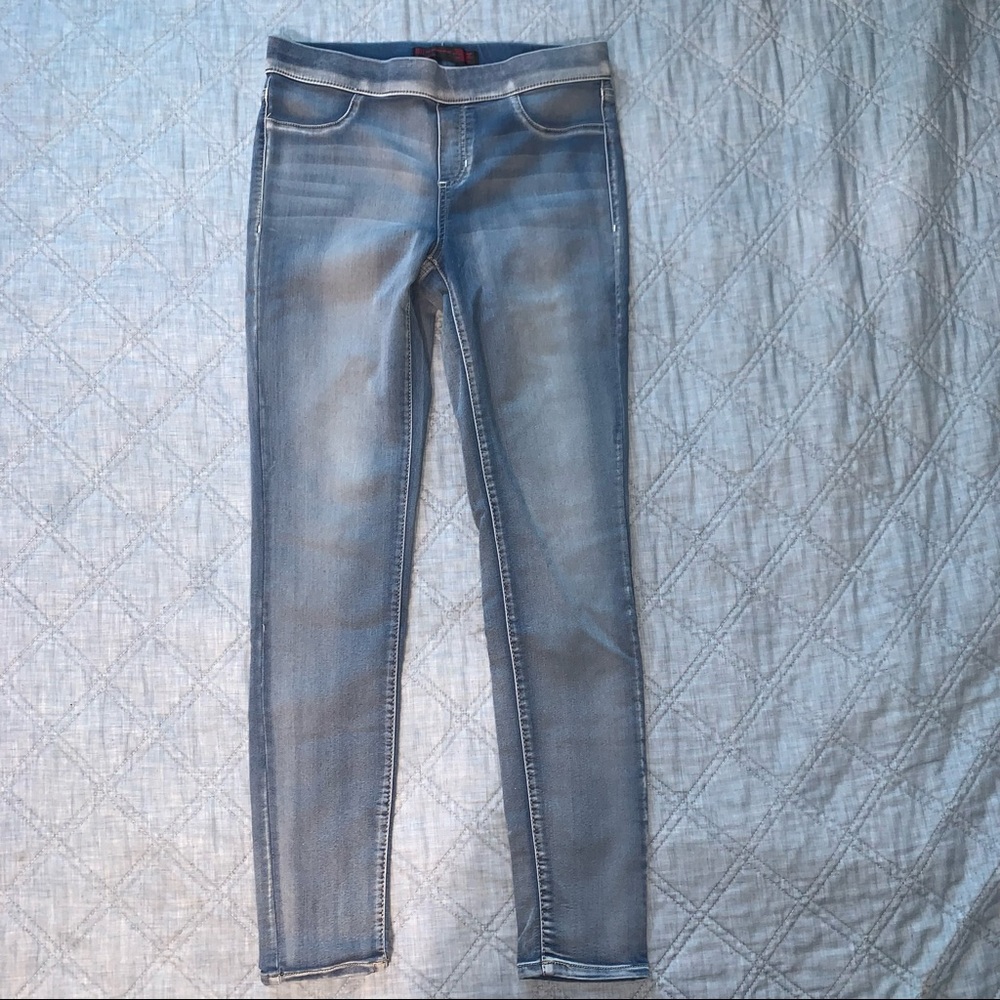 NWOT No Boundaries Juniors' Medium Essential Pull-On Jeggings